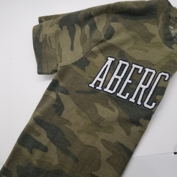 Abercrombie Kids T-Shirt, Boys Size 7/8, Green Camo - Picture 4 of 4